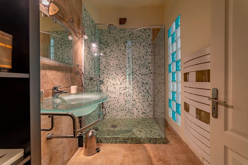 Mas - 440 m² - 12 pièces