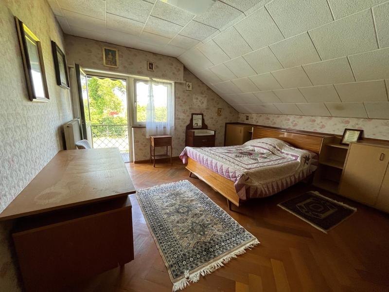 Maison - 265 m² - 10 pièces