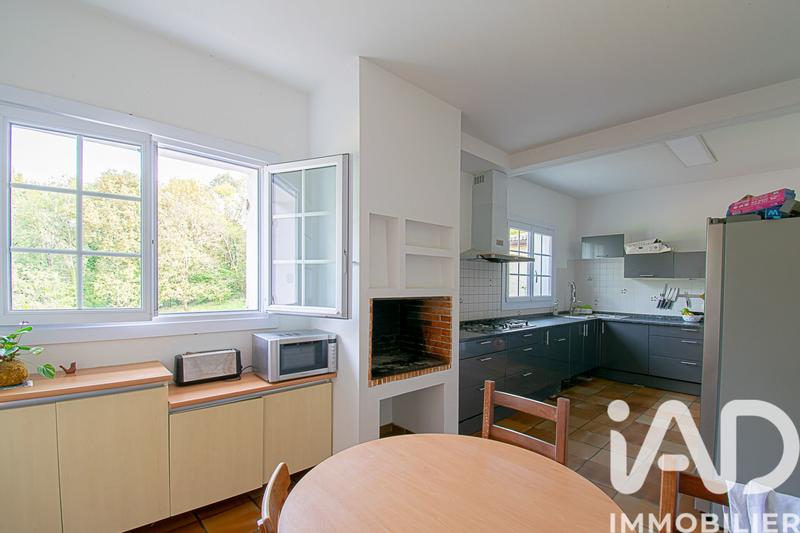 Maison - 278 m² - 10 pièces