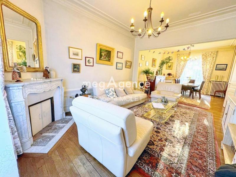 Maison - 176 m² - 9 pièces