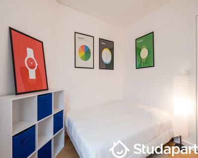 Chambre - 90 m² - 1 pièce