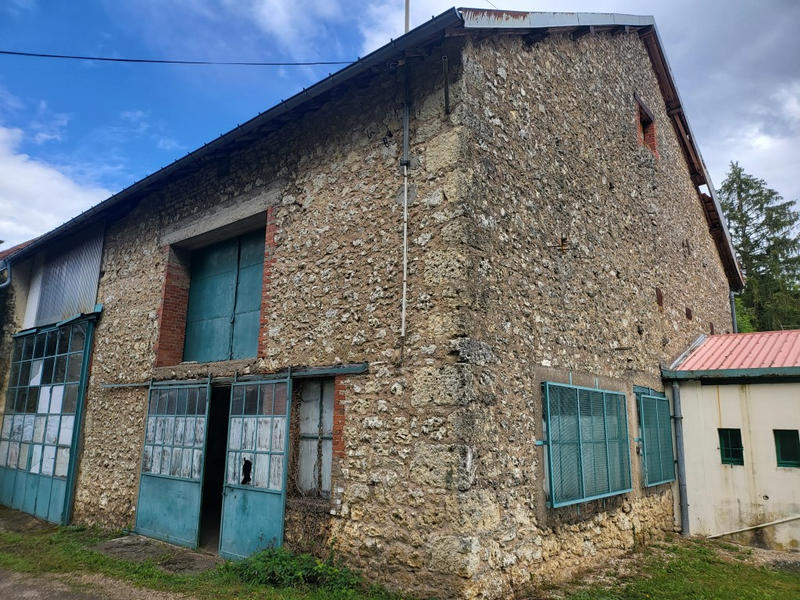 Maison - 200 m² - 1 pièce