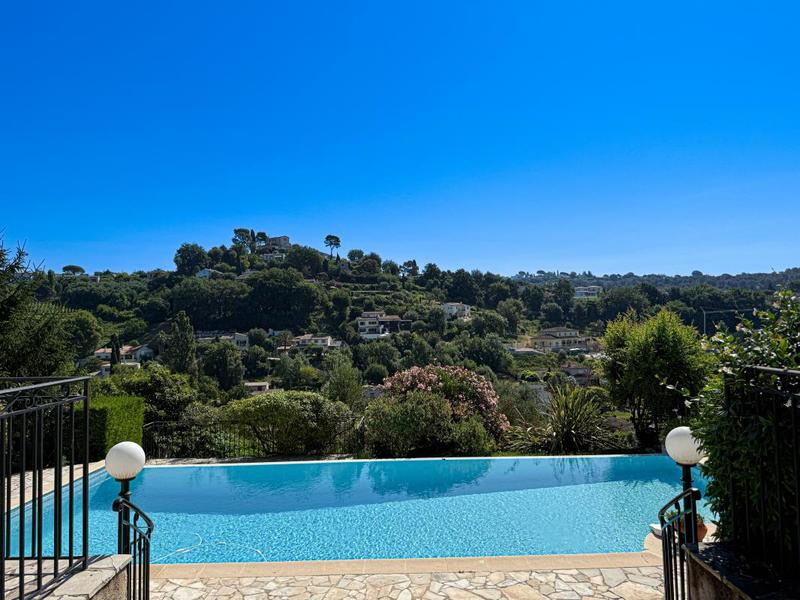 Maison chambre d'hôtes - 545 m² - 18 pièces