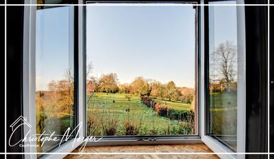 Maison - 220 m² - 7 pièces