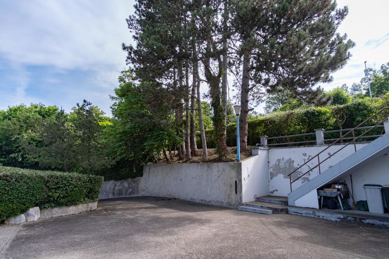 Maison - 213 m² - 6 pièces