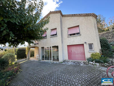 Maison traditionnelle - 154 m² - 5 pièces
