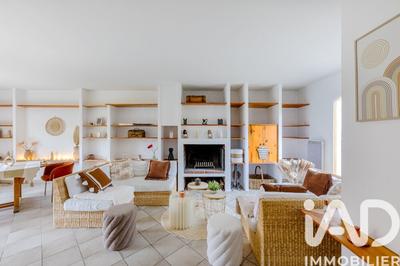 Maison - 136 m² - 9 pièces