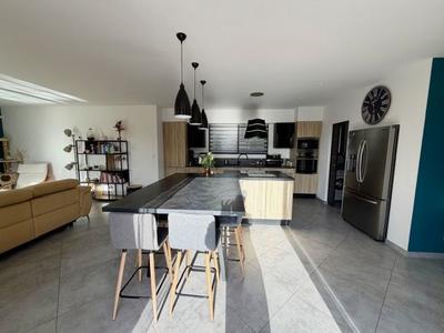 Villa - 137 m² - 5 pièces