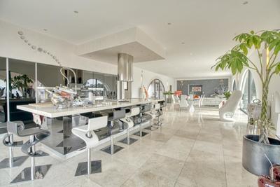 Villa - 350 m² - 4 pièces