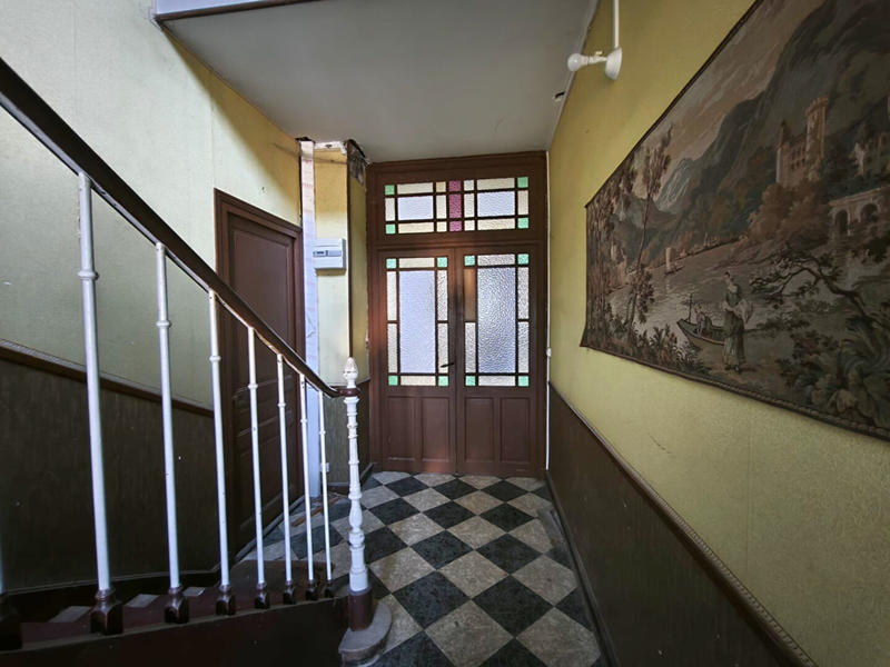 Immeuble - 210 m² - 8 pièces