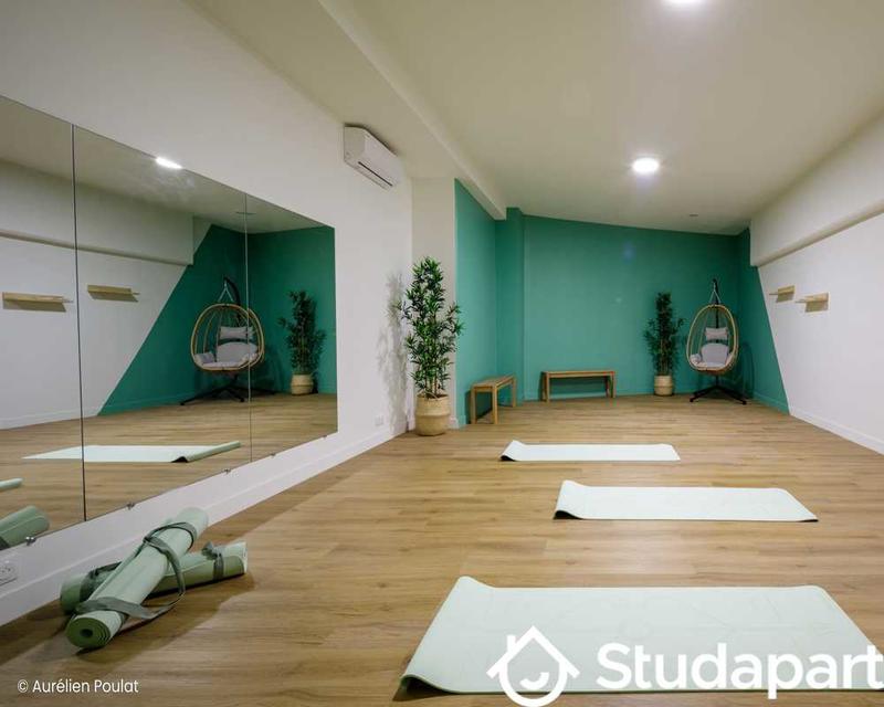 Chambre - 93 m² - 1 pièce