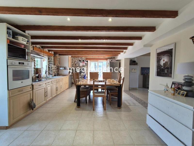 Maison - 172 m² - 8 pièces