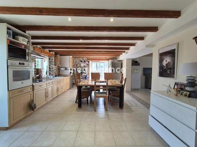 Maison - 172 m² - 8 pièces