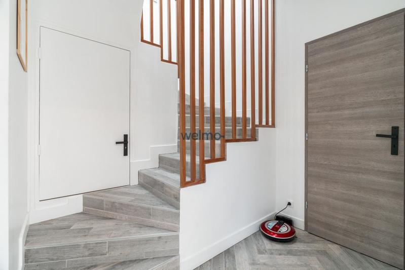 Maison - 210 m² - 9 pièces