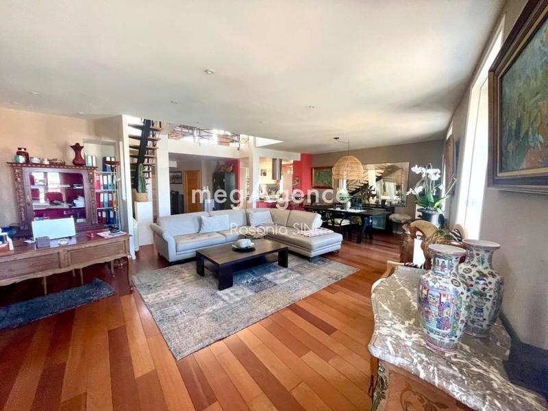 Appartement - 172 m² - 7 pièces