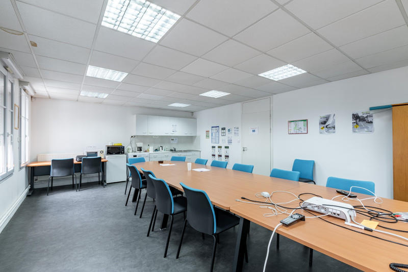 Bureau - 498 m² - 8 pièces