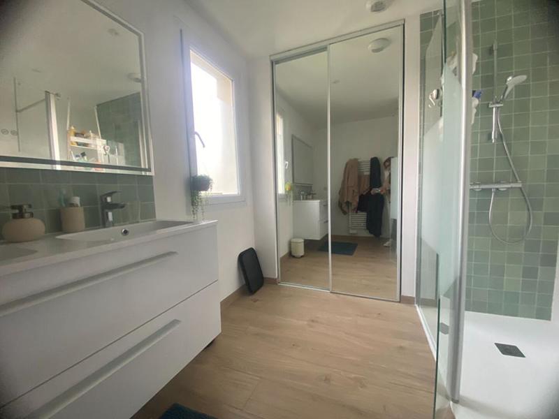 Maison - 202 m² - 7 pièces