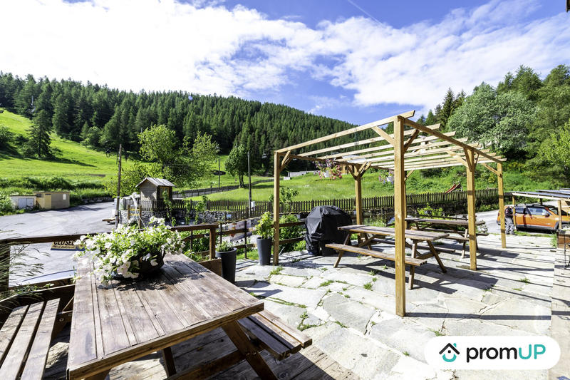 Châlet - 303 m² - 11 pièces