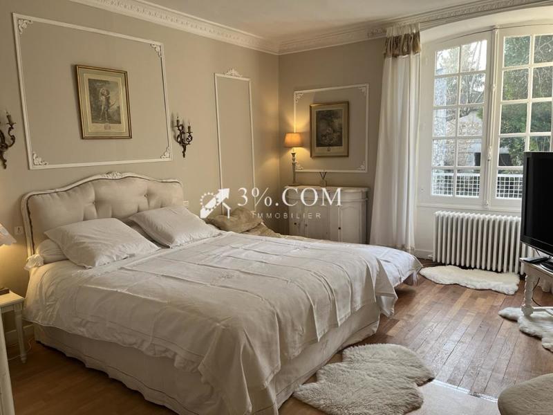 Demeure - 228 m² - 9 pièces