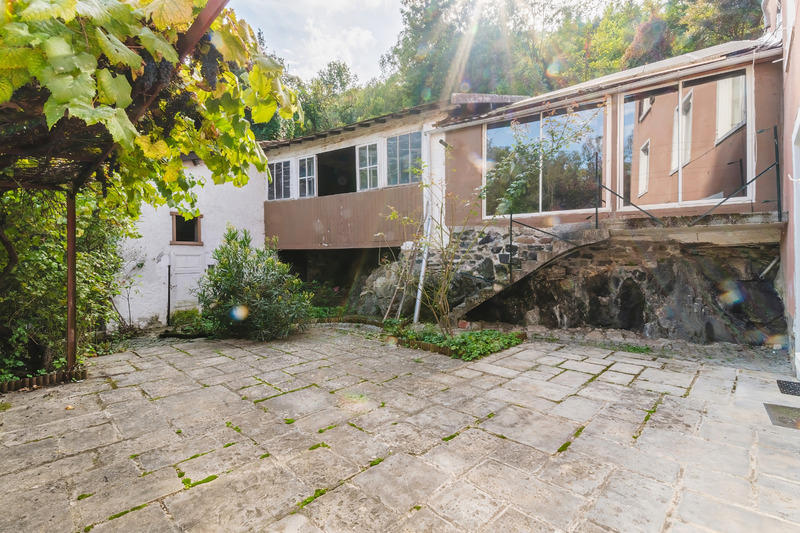 Maison - 275 m² - 8 pièces