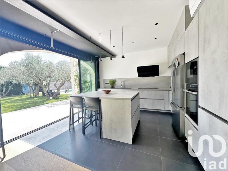 Maison - 280 m² - 8 pièces