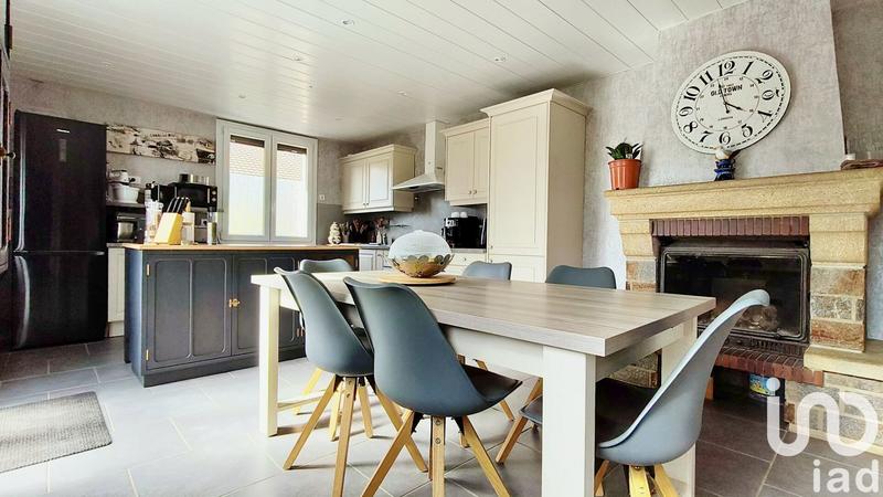 Maison - 220 m² - 8 pièces