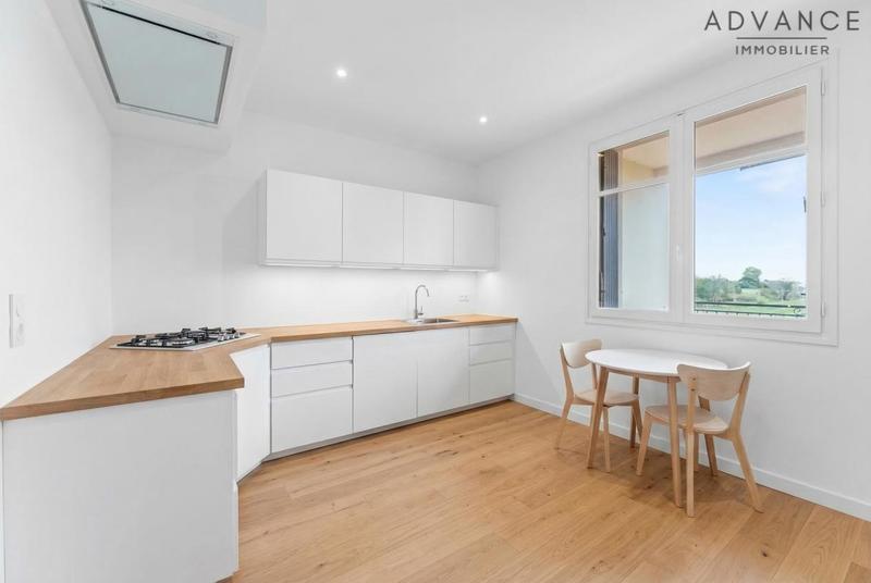 Maison - 195 m² - 8 pièces