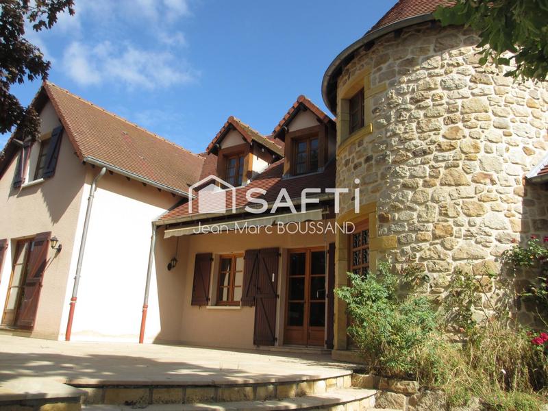 Maison de village - 222 m² - 8 pièces