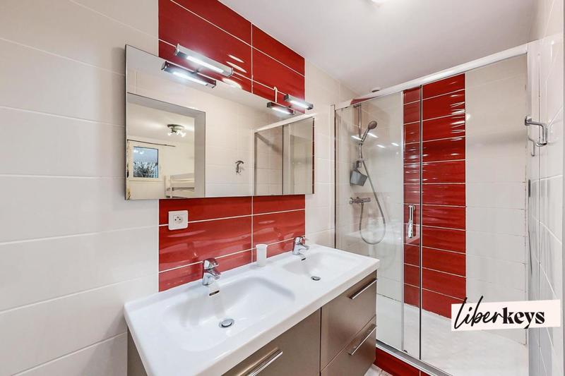 Villa - 220 m² - 10 pièces