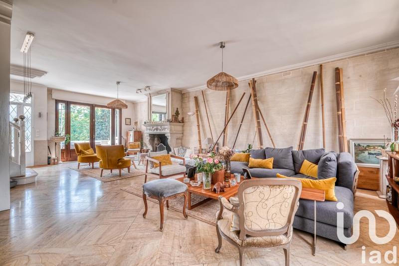 Maison - 431 m² - 9 pièces