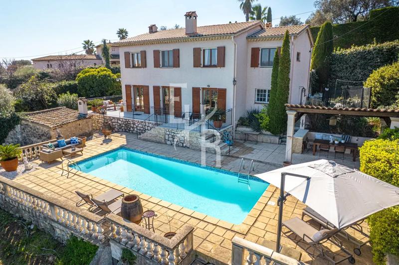 Villa - 173 m² - 7 pièces