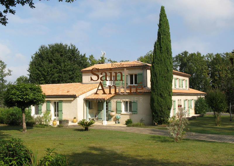 Maison - 300 m² - 10 pièces