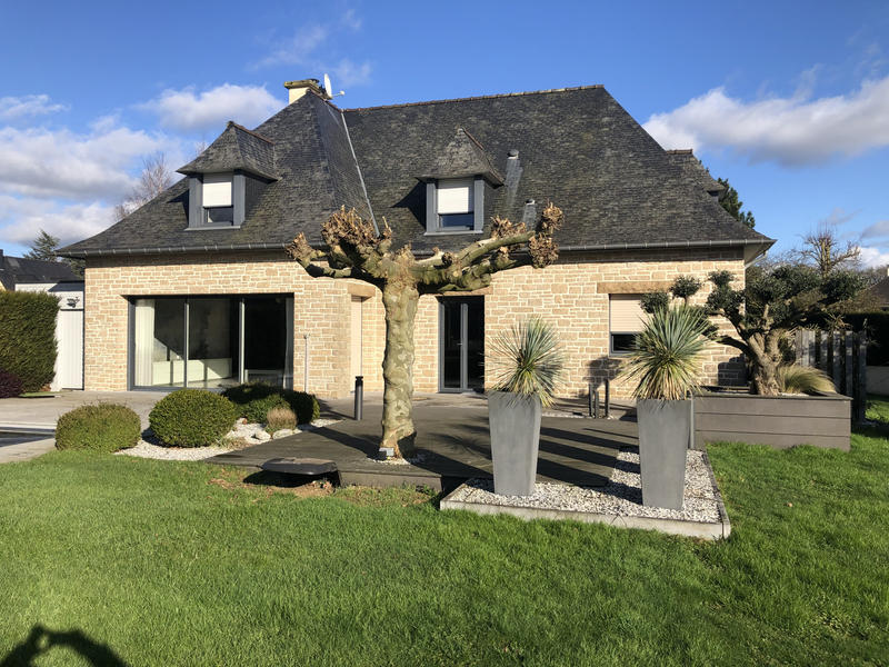 Maison - 196 m² - 7 pièces