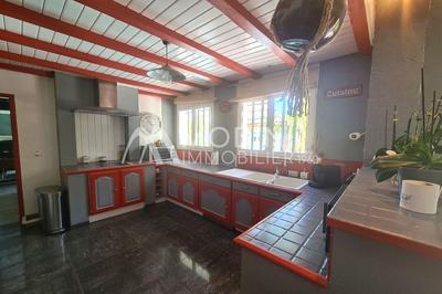 Maison - 180 m² - 7 pièces