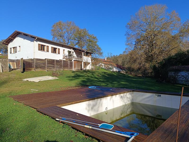 Maison - 170 m² - 6 pièces