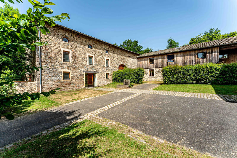 Propriété - 800 m² - 14 pièces