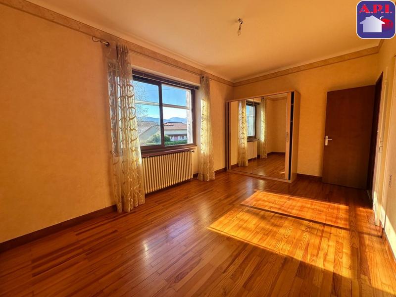 Maison - 249 m² - 7 pièces