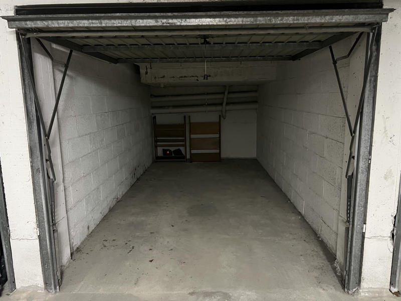 Parking / Garage - 12 m²