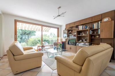 Maison - 200 m² - 8 pièces