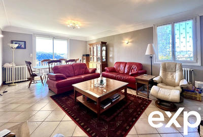 Maison - 147 m² - 9 pièces