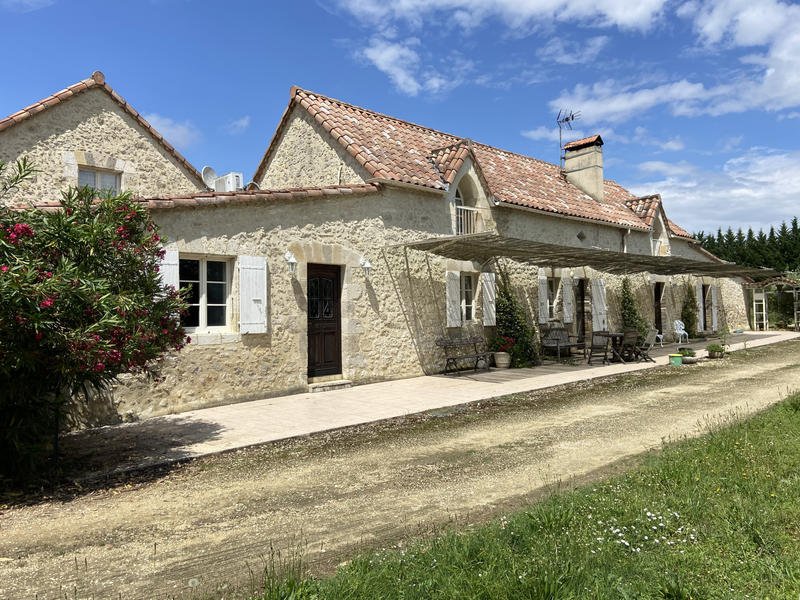 Maison - 406 m² - 9 pièces