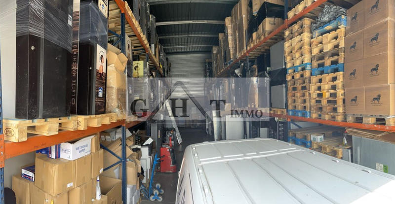 Entrepôt - 250 m²