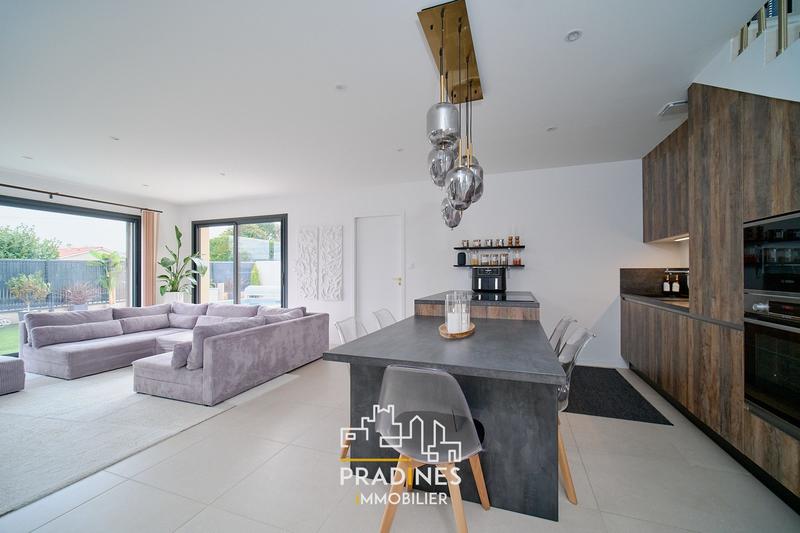 Maison - 121 m² - 5 pièces