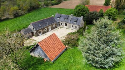 Maison - 200 m² - 5 pièces