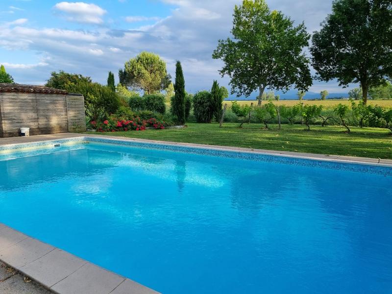 Propriété - 530 m² - 18 pièces