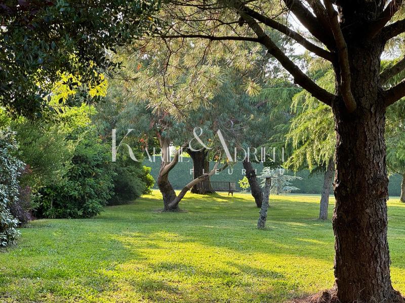 Maison - 216 m² - 7 pièces