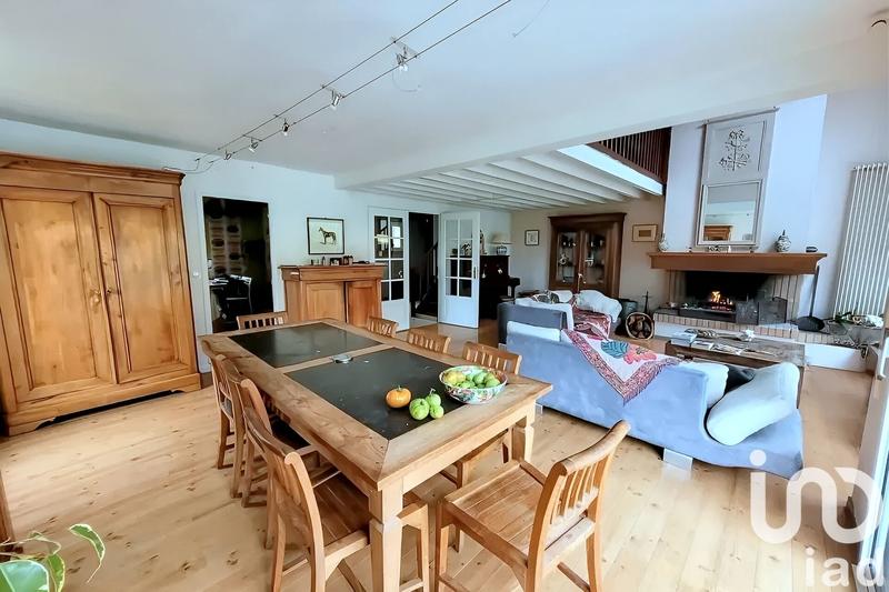 Maison - 300 m² - 8 pièces