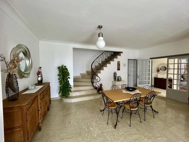 Maison - 224 m² - 6 pièces