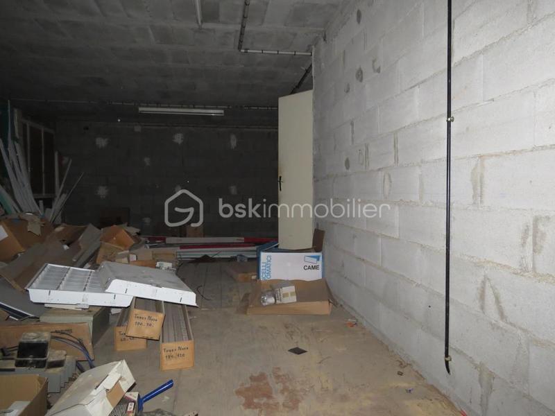 Maison - 380 m² - 5 pièces