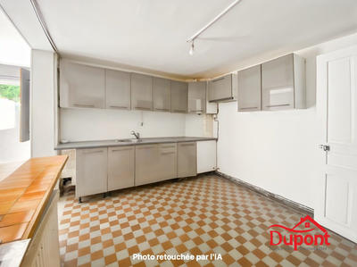 Maison traditionnelle - 160 m² - 9 pièces